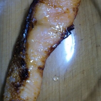鮭のみりん焼きまたこさえましたぁｗ
皮目パリパリ、中身ふっくらで、ほんとに美味しいですねぇｗｗ♪